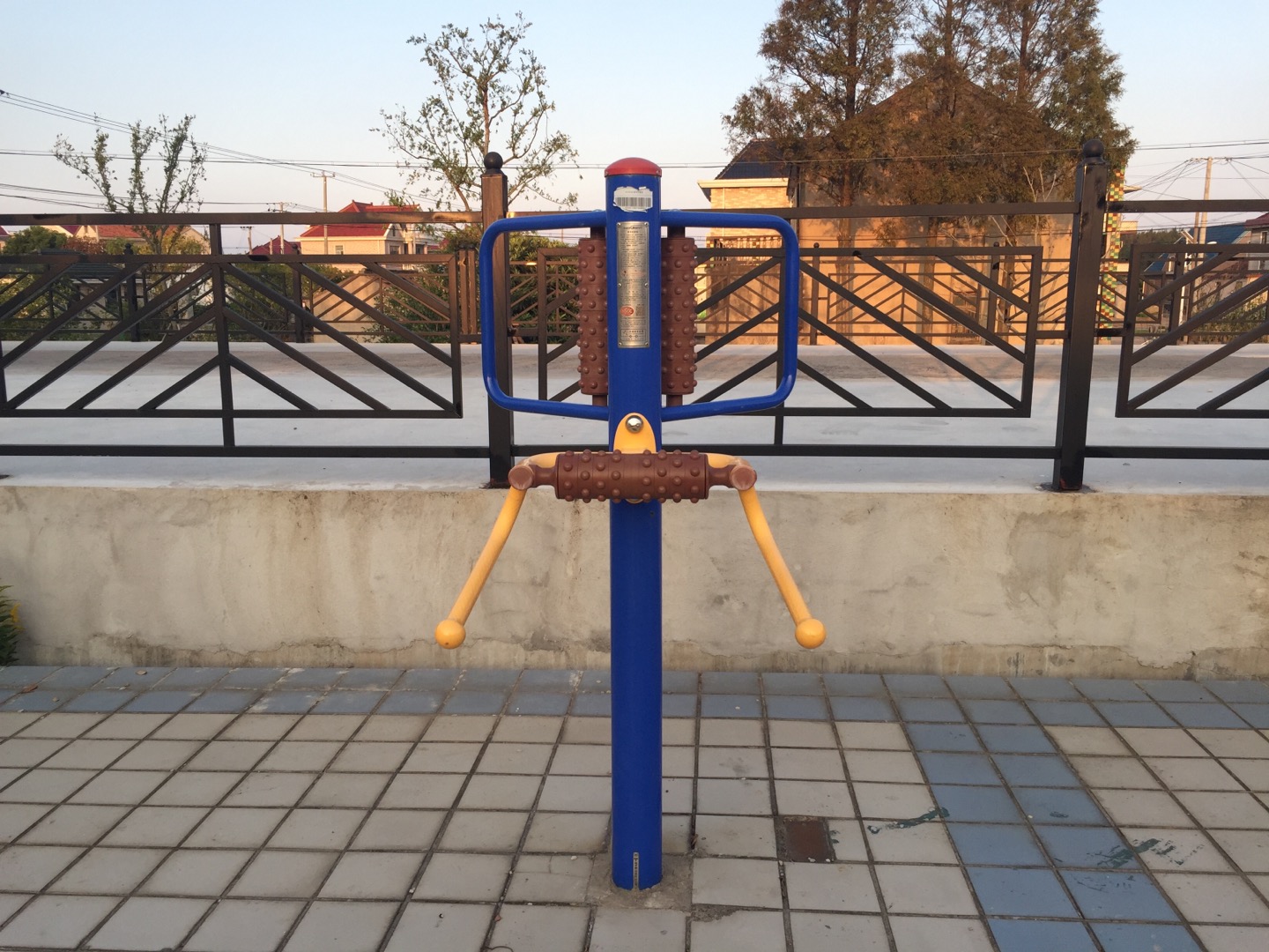 腰背按摩器 腰背按摩器