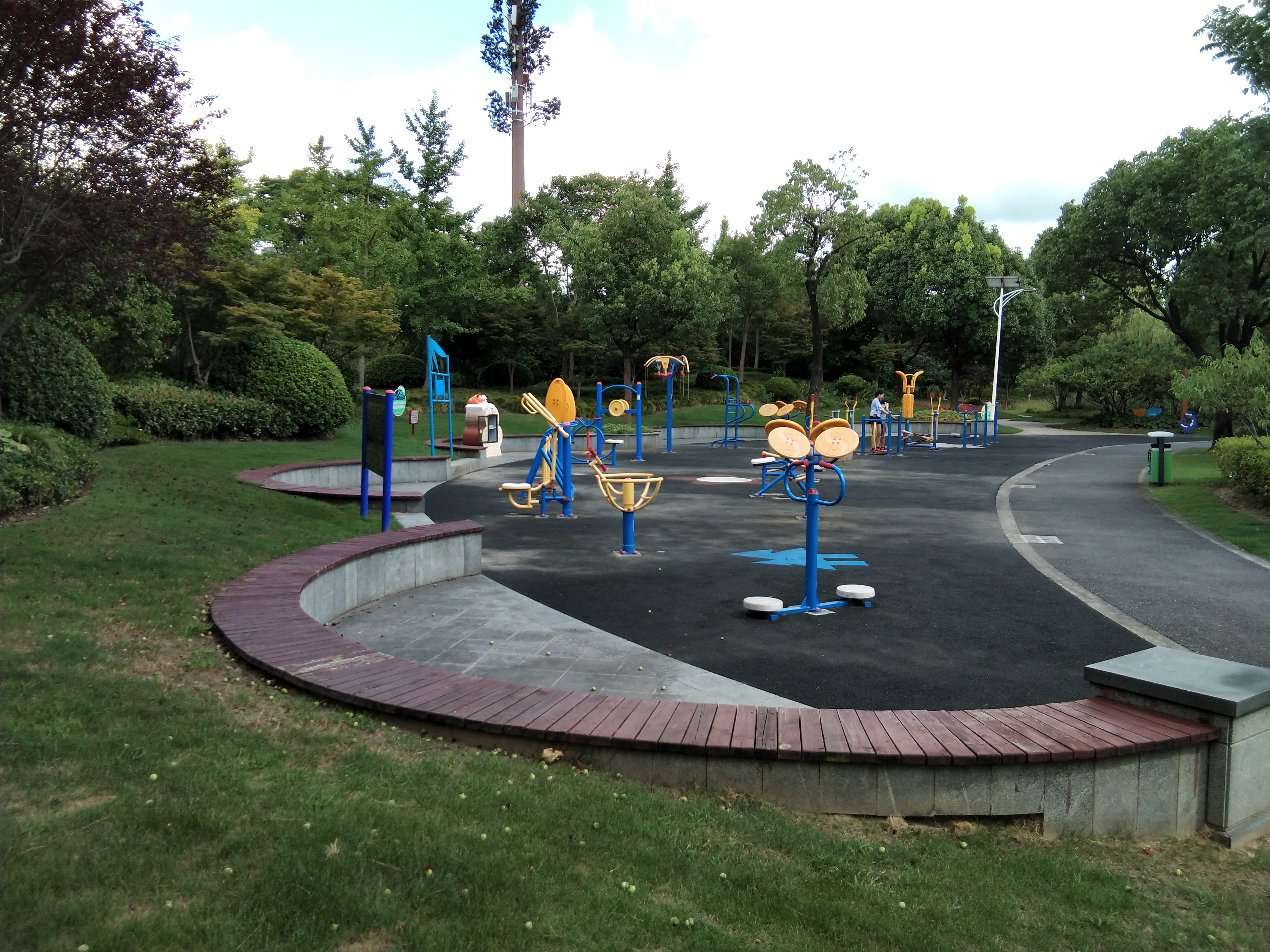 陳行公園A健身苑點(diǎn)