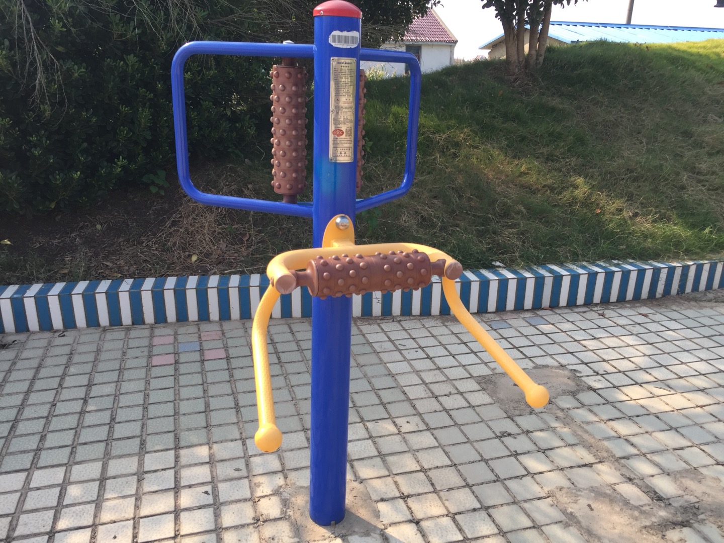 腰背按摩器 腰背按摩器