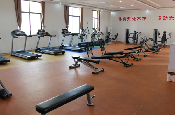 奉城鎮(zhèn)頭橋社區(qū)百姓健身房