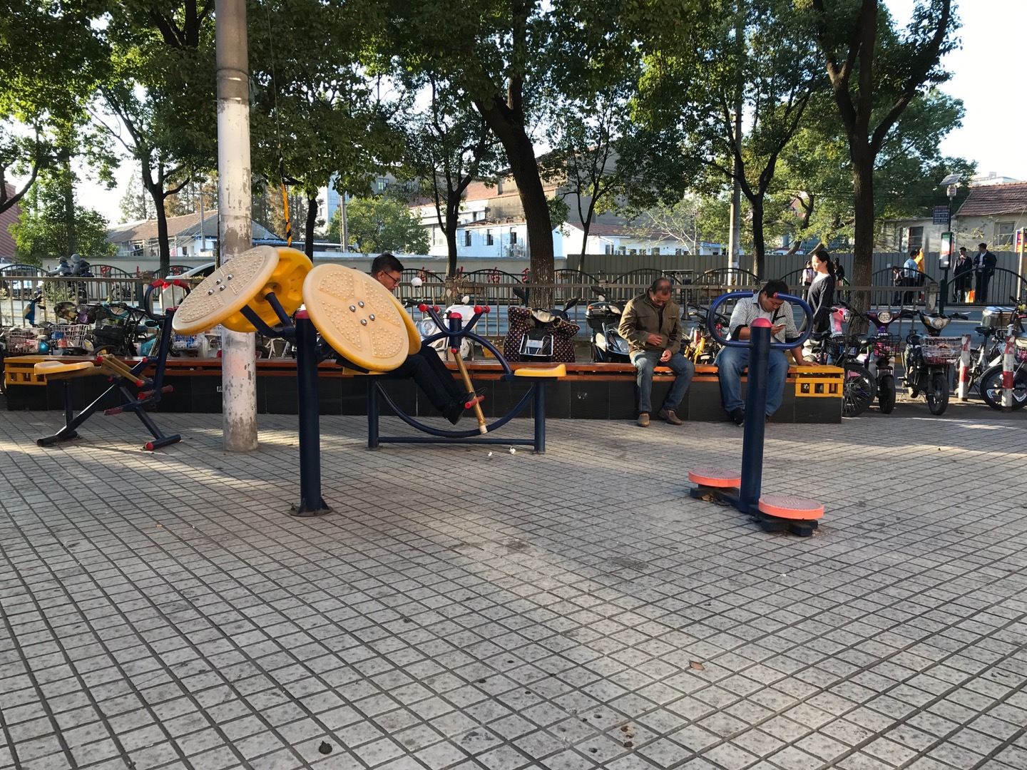 第二居委祝振街1號(hào)健身路徑