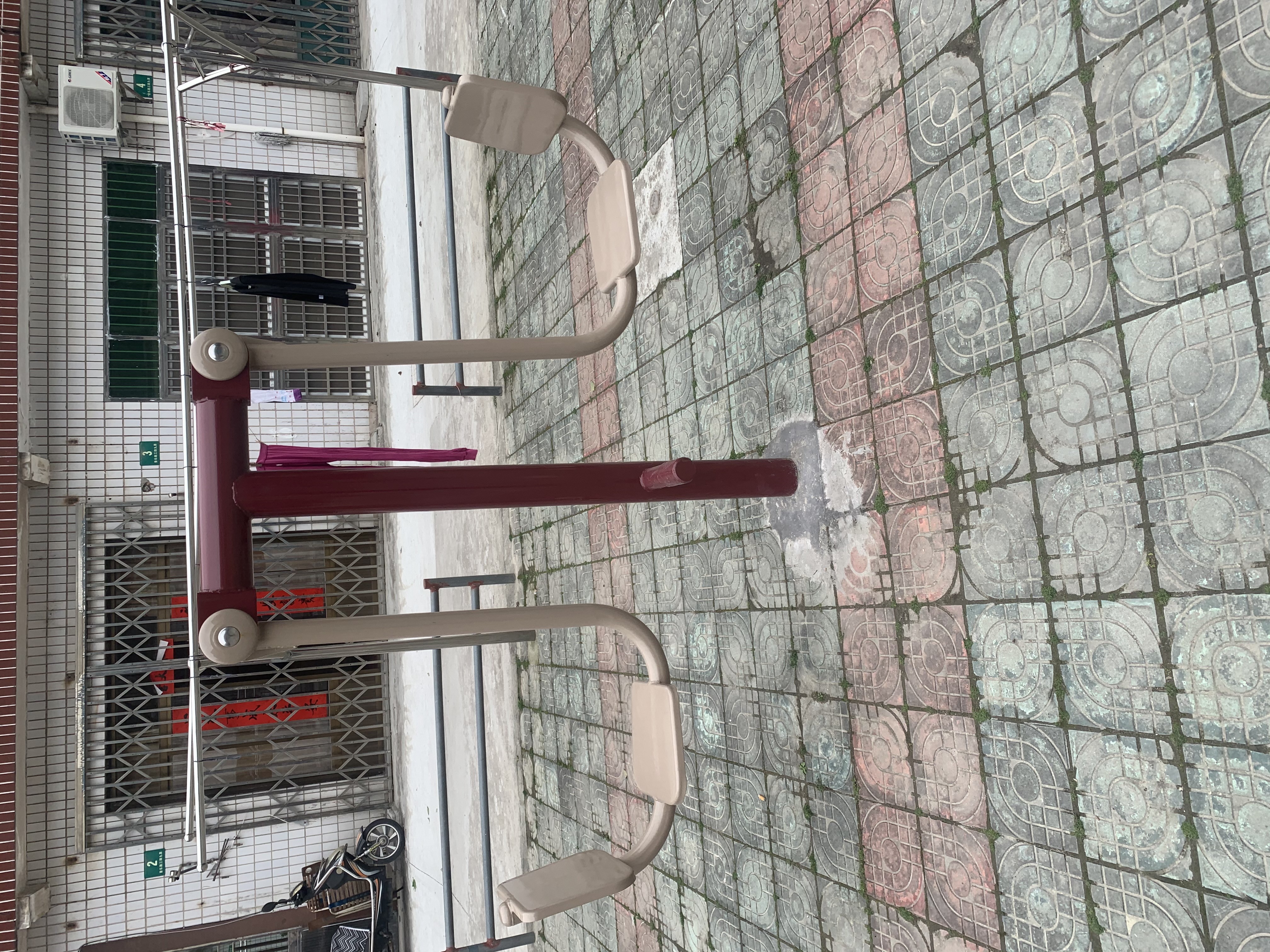 雙人坐蹬器 雙人坐蹬器