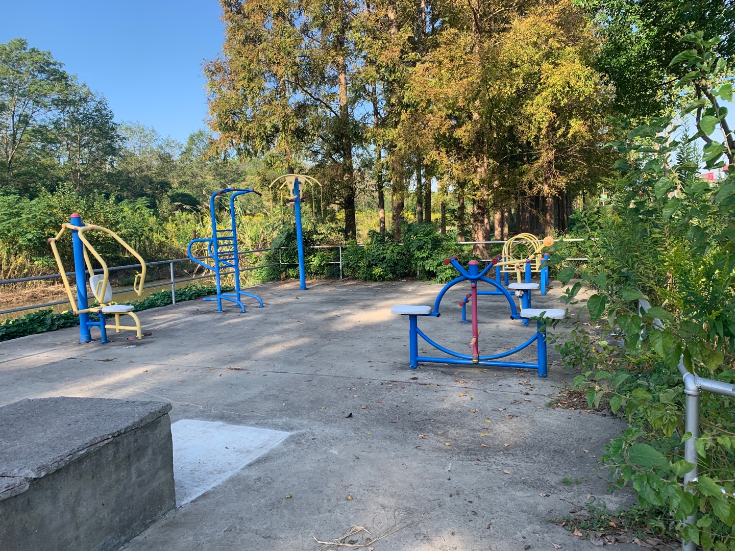 豎新鎮(zhèn)前衛(wèi)村健身點一