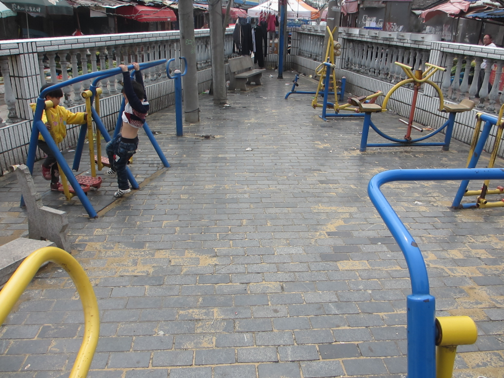 東市居委健身點(diǎn)