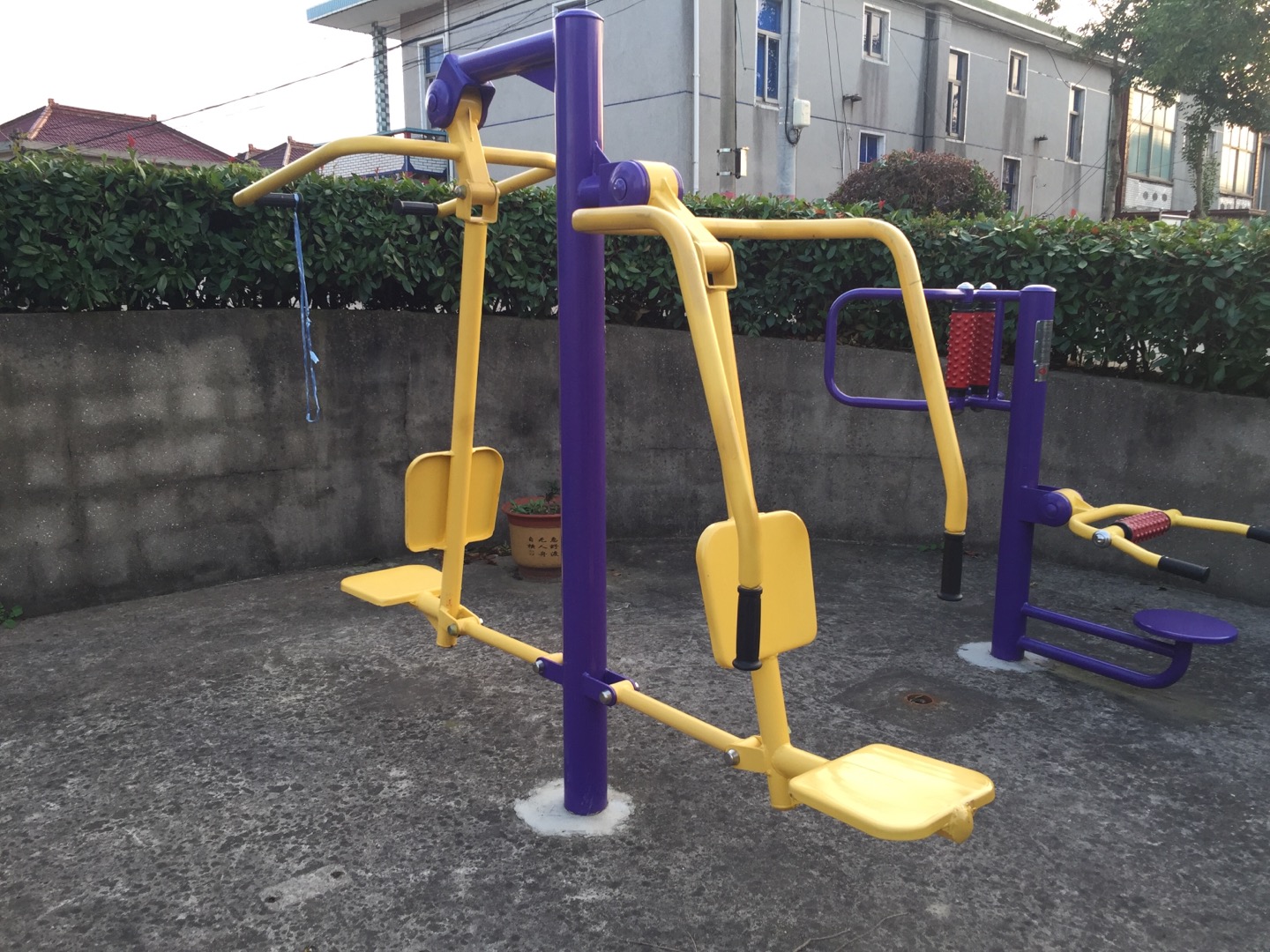 坐推坐拉器 坐推坐拉器