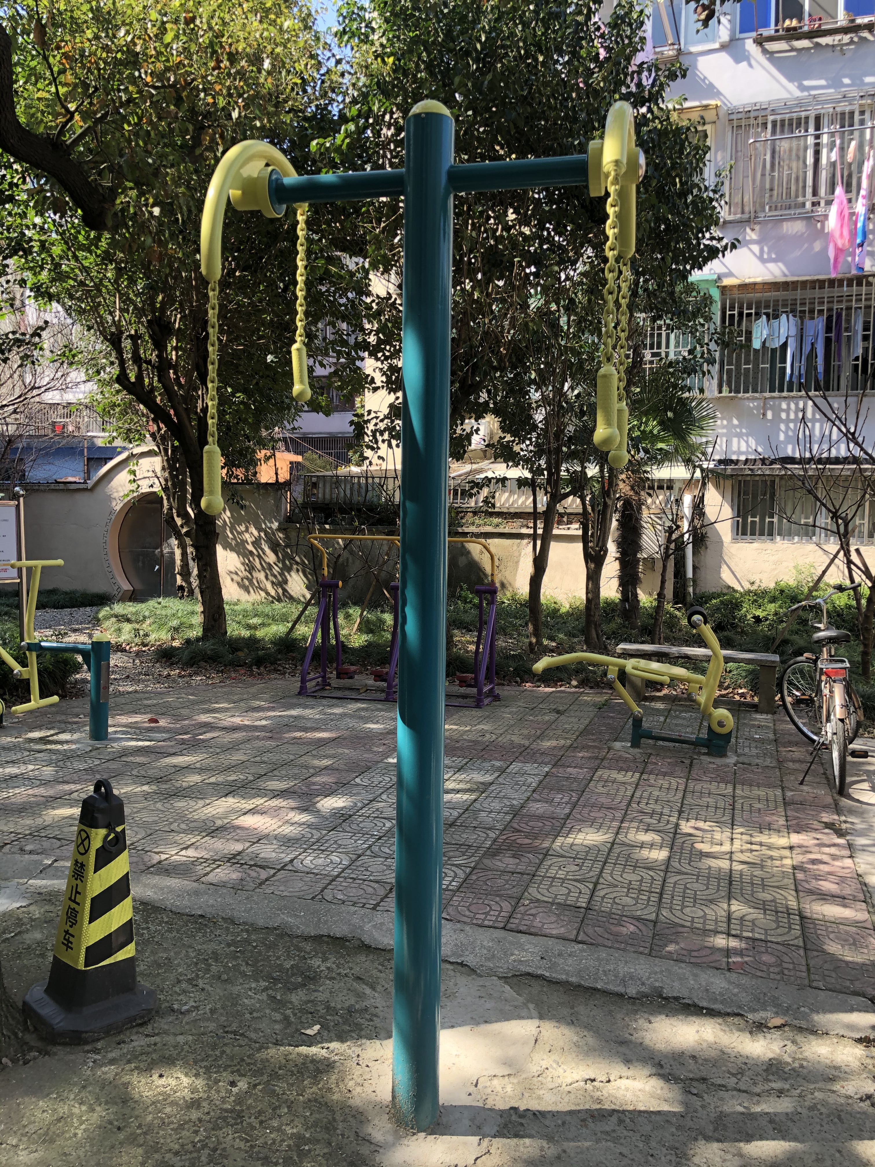 芳草路153弄健身點