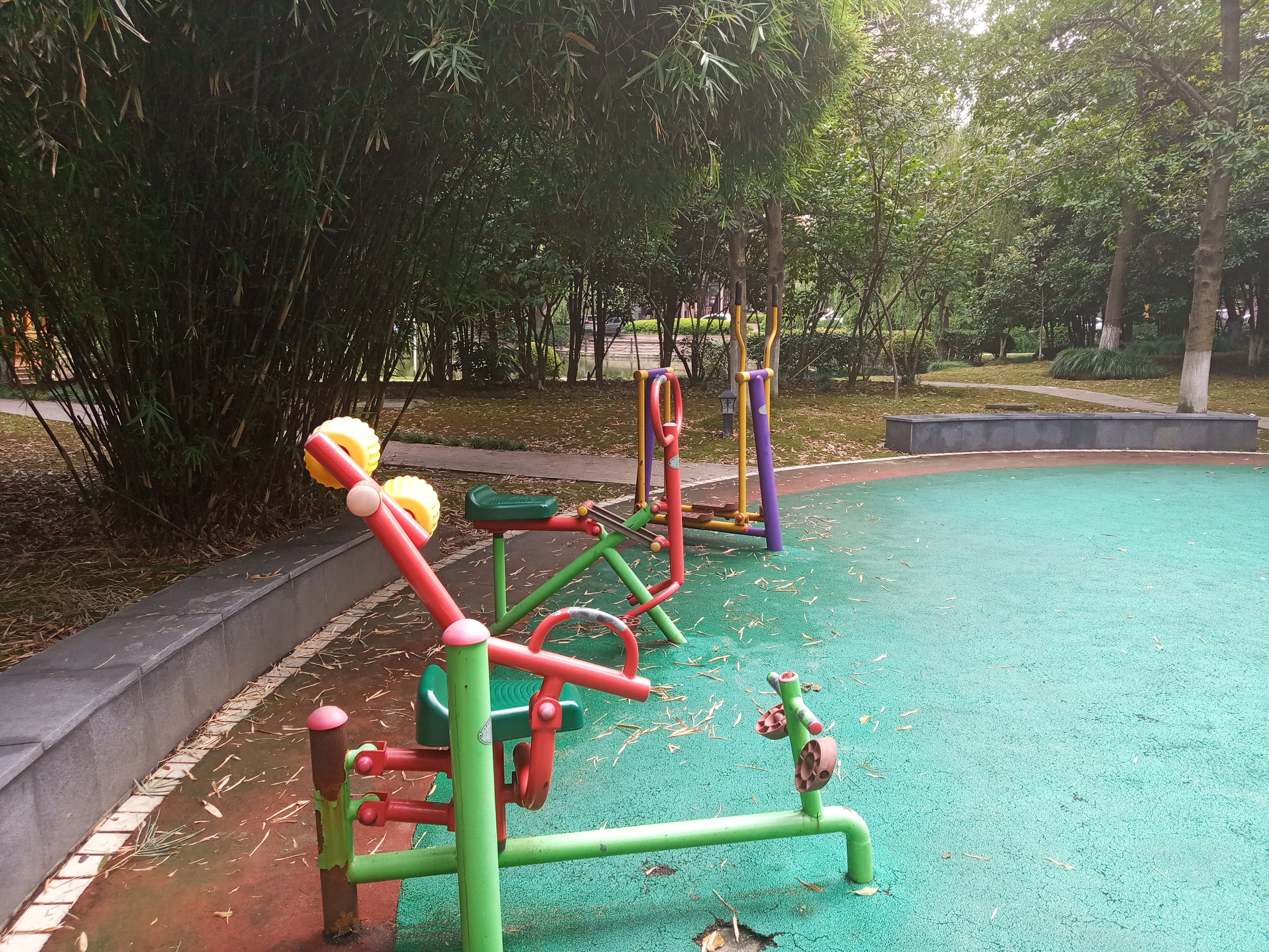 古龍二居居委B健身苑點