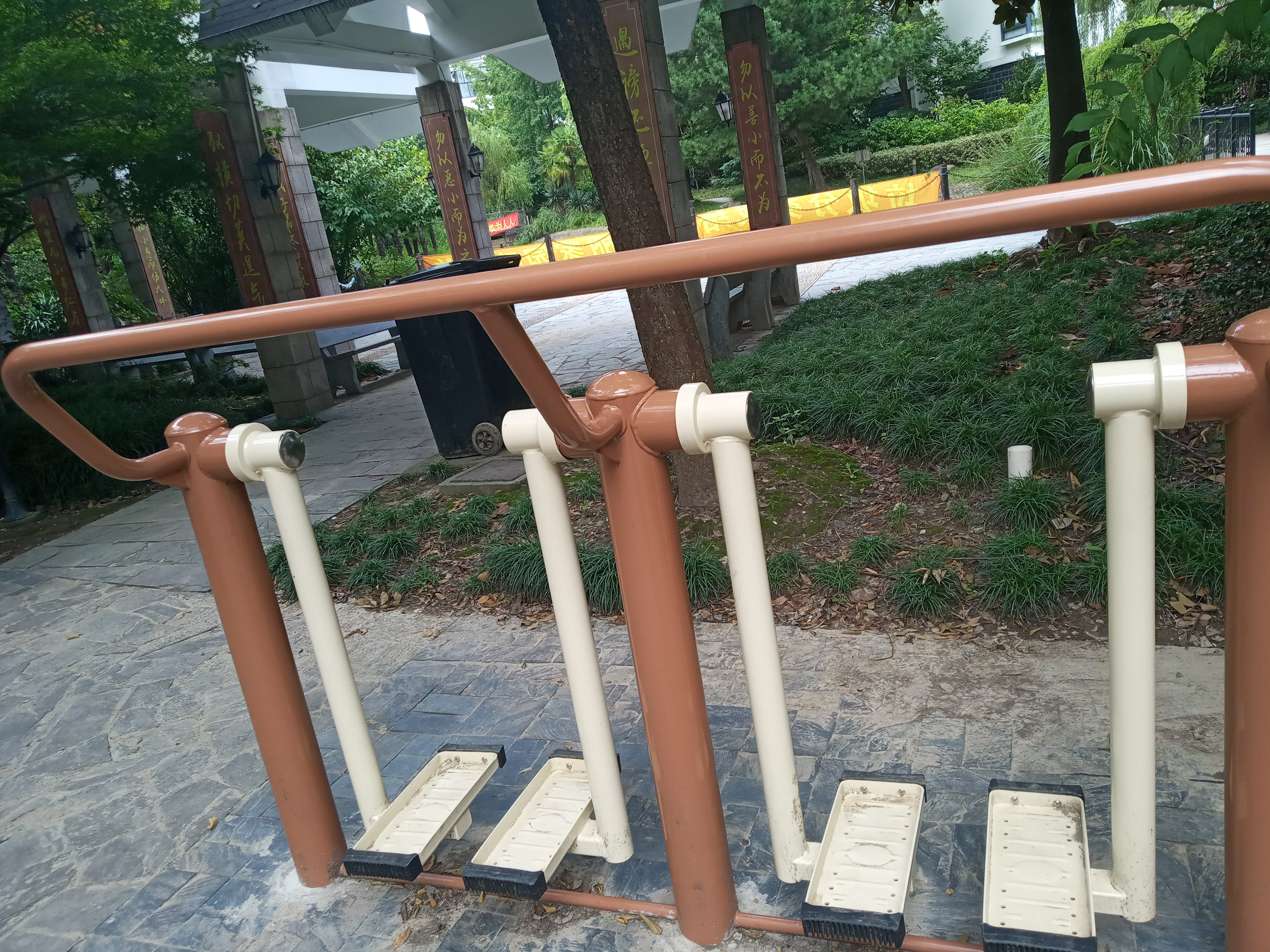 二位太空漫步機(jī) 二位太空漫步機(jī)