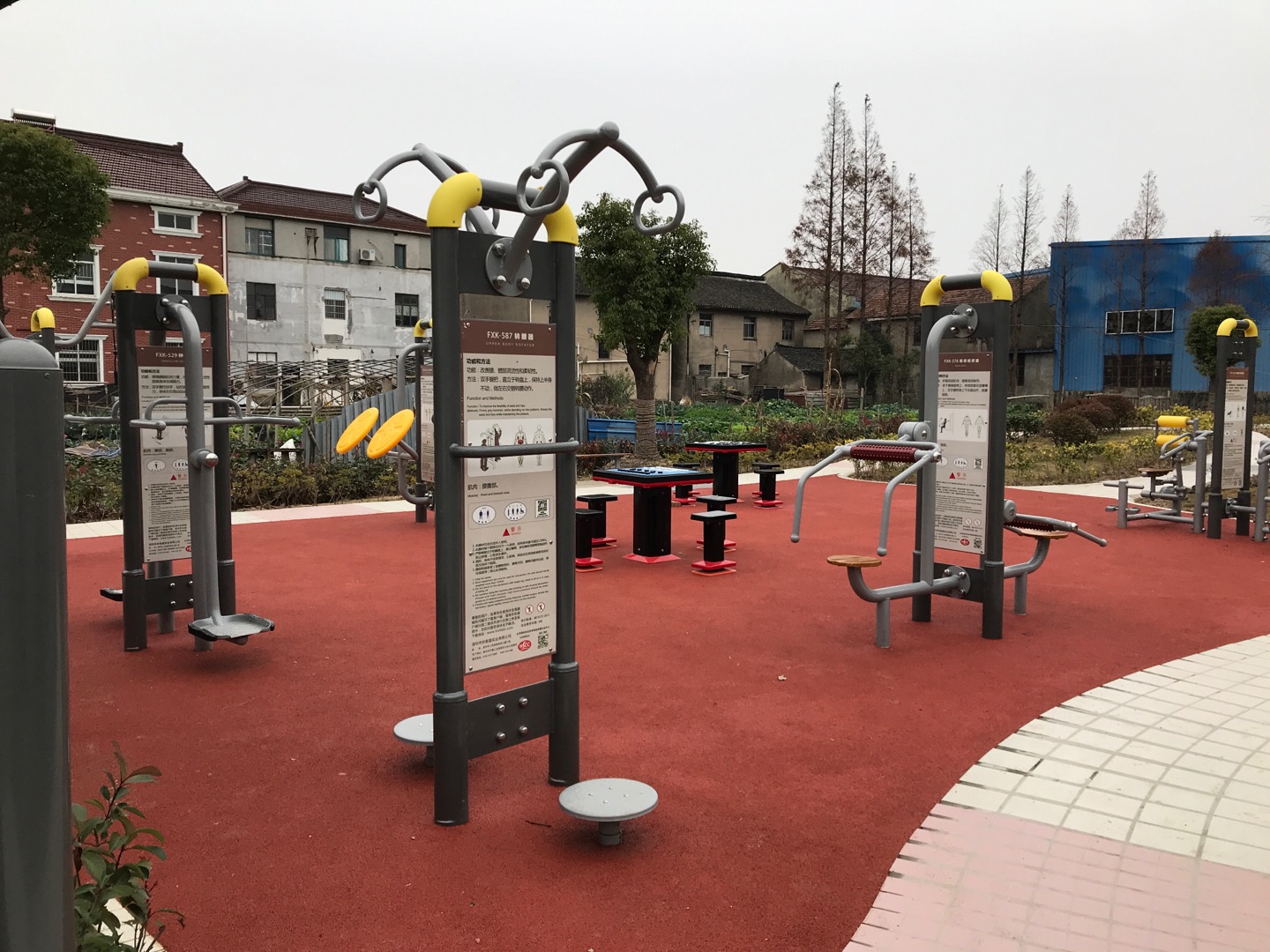 奉城鎮(zhèn)洪南村市民益智健身苑點(diǎn)