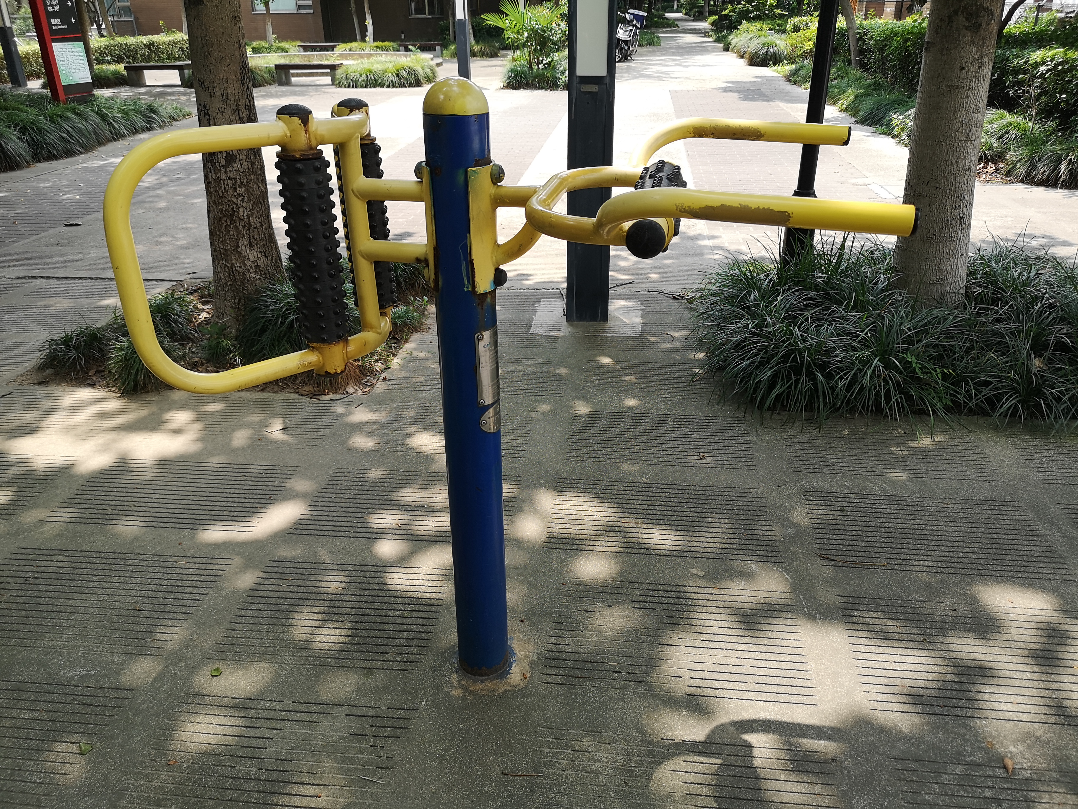 腰背按摩器 腰背按摩器