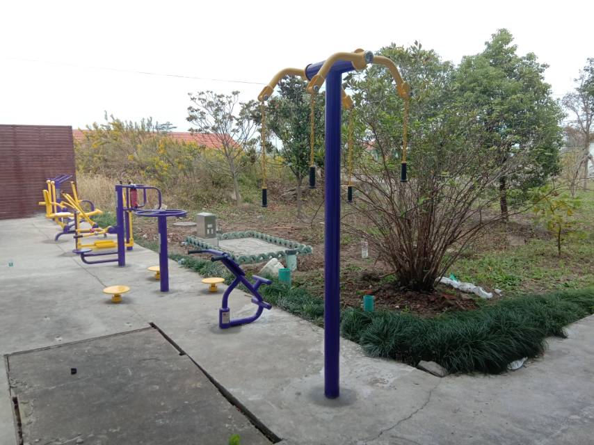 開港村村委健身點(diǎn)