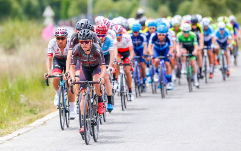 環(huán)湖賽第四賽段日本英特普車隊(duì)選手奪冠