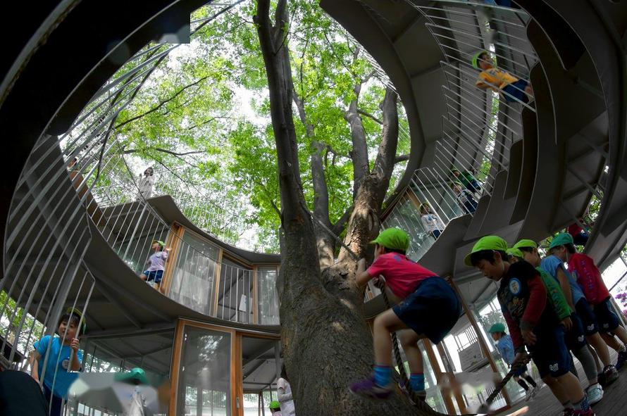 極簡(jiǎn)設(shè)計(jì)的幼兒園成為孩子釋放天性的樂園