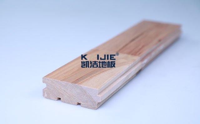 楓木B級(jí)板本色運(yùn)動(dòng)木地板——?jiǎng)P潔地板