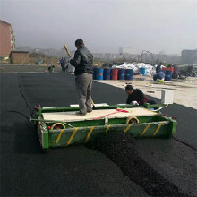 自動(dòng)塑膠跑道攤鋪機(jī) 無極調(diào)速塑膠跑道鋪設(shè)機(jī) 操場鋪裝機(jī)價(jià)格