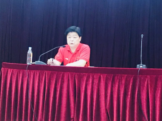 運(yùn)動(dòng)場 運(yùn)動(dòng)場