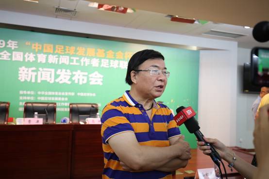 運(yùn)動(dòng)場(chǎng)