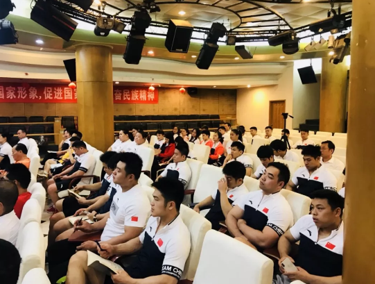 運(yùn)動(dòng)場 運(yùn)動(dòng)場