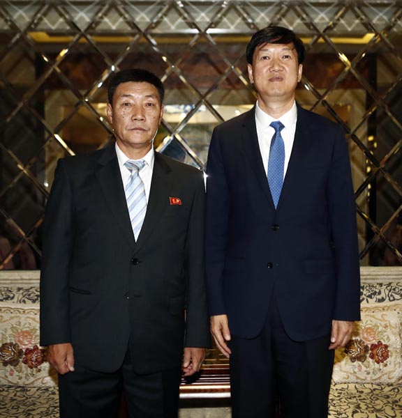 運(yùn)動(dòng)場(chǎng) 運(yùn)動(dòng)場(chǎng)